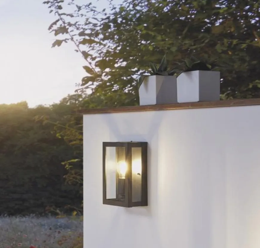 Alamonte vegglampe IP44 - Svart