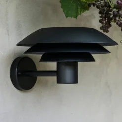 DL31 utendørs vegglampe IP44 - Svart