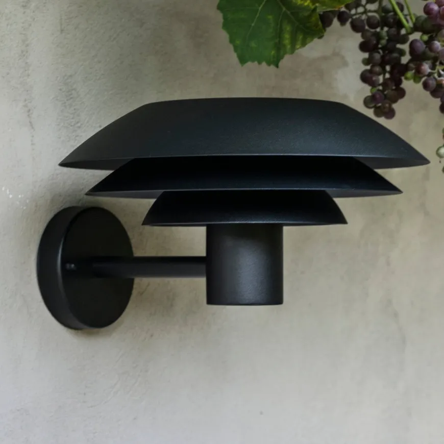 DL31 utendørs vegglampe IP44 - Svart