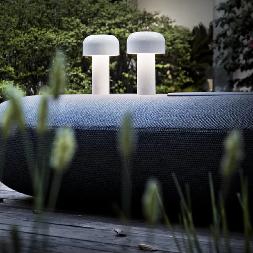 Flos Bellhop oppladbar bordlampe
