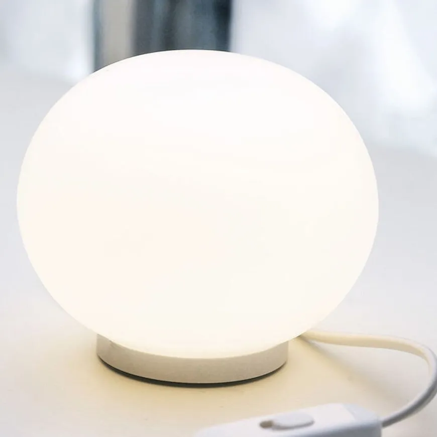 Flos Mini Glo-Ball bordlampe 11cm med Av/På-bryter