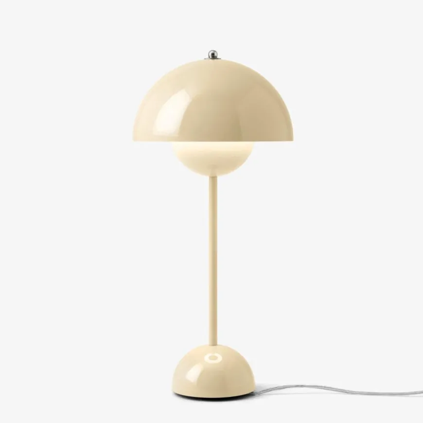 Flowerpot VP3 bordlampe