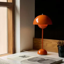 Flowerpot VP3 bordlampe