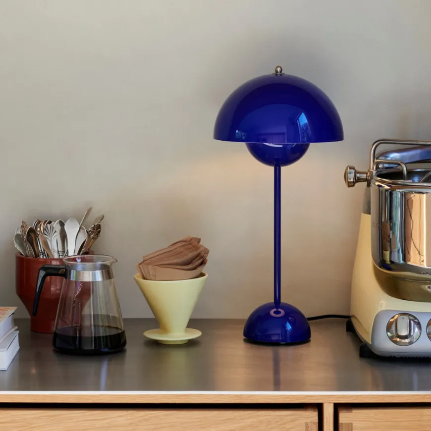 Flowerpot VP3 bordlampe