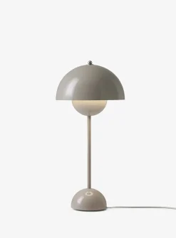 Flowerpot VP3 bordlampe