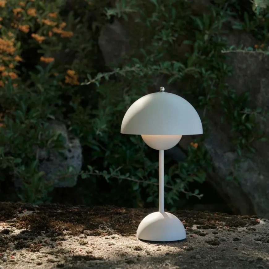 Flowerpot VP9 bærbar bordlampe