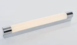 Harlem vegglampe baderom IP44 med stikkontakt 60 - Krom