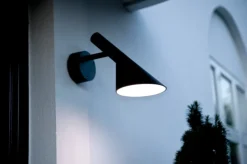 Louis Poulsen AJ 50 utendørs vegglampe