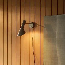 Louis Poulsen AJ Vegglampe