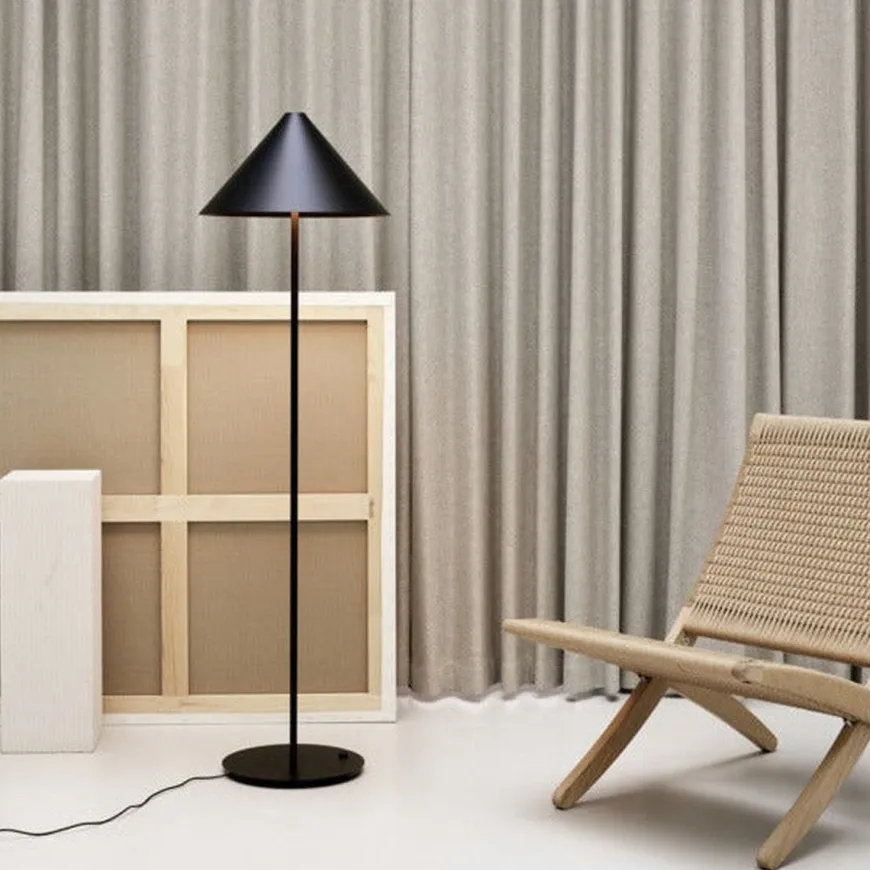 Louis Poulsen Keglen gulvlampe