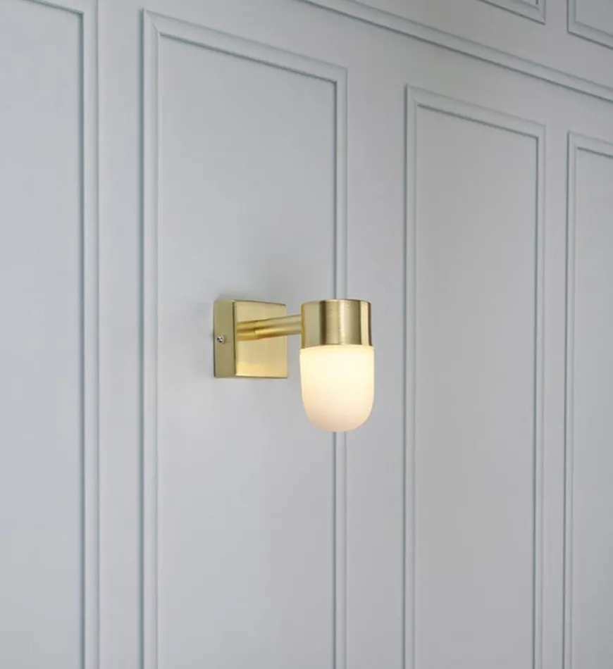 Menton vegglampe IP44 - Messing/opalhvit - Messing / Opal