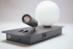 Mooni vegglampe USB - Svart