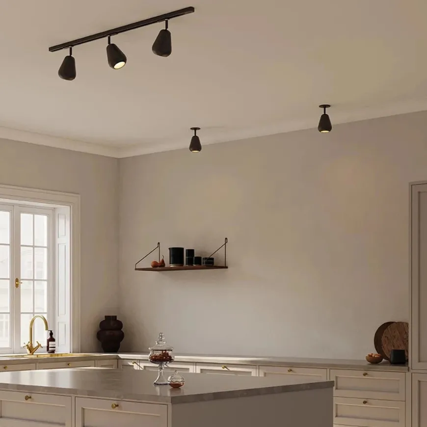Nuura Anoli spot innfelt