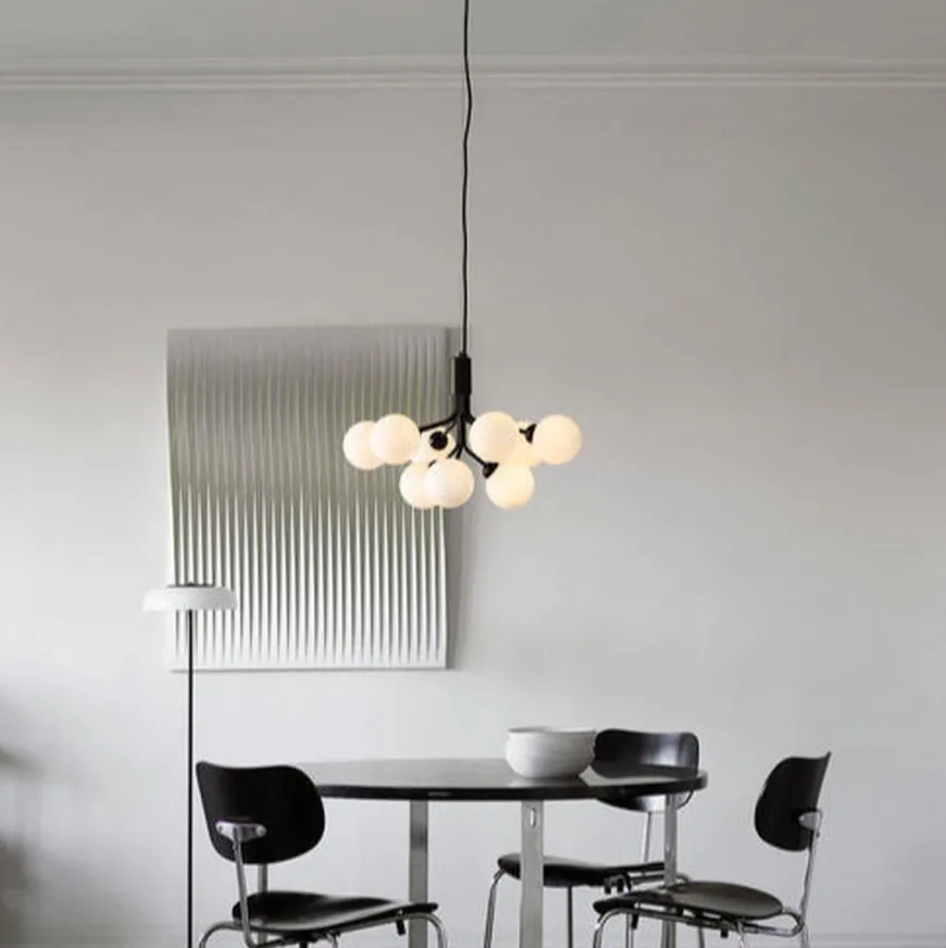 Nuura Apiales 9 satin svart/opal