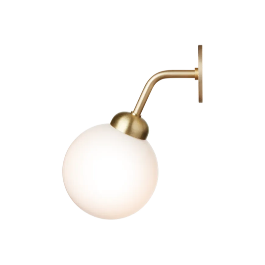 Nuura Apiales vegglampe - direkte montering - messing/Opal