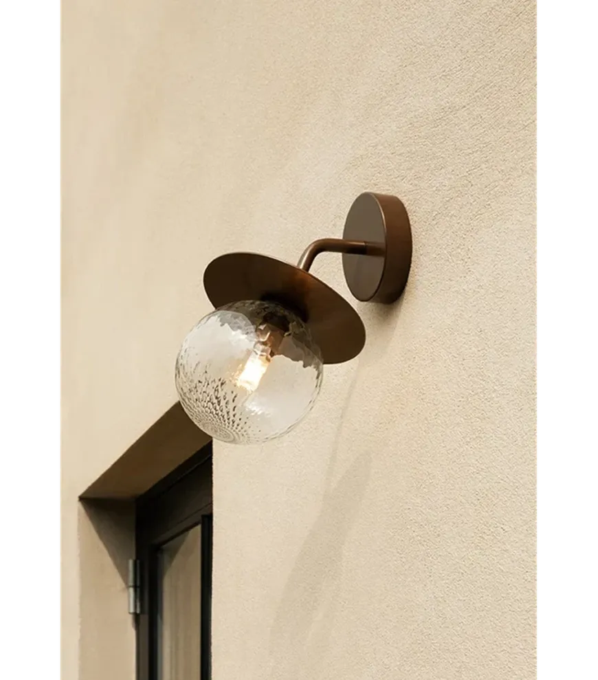 Nuura Liila utendørslampe - bronse/optikk