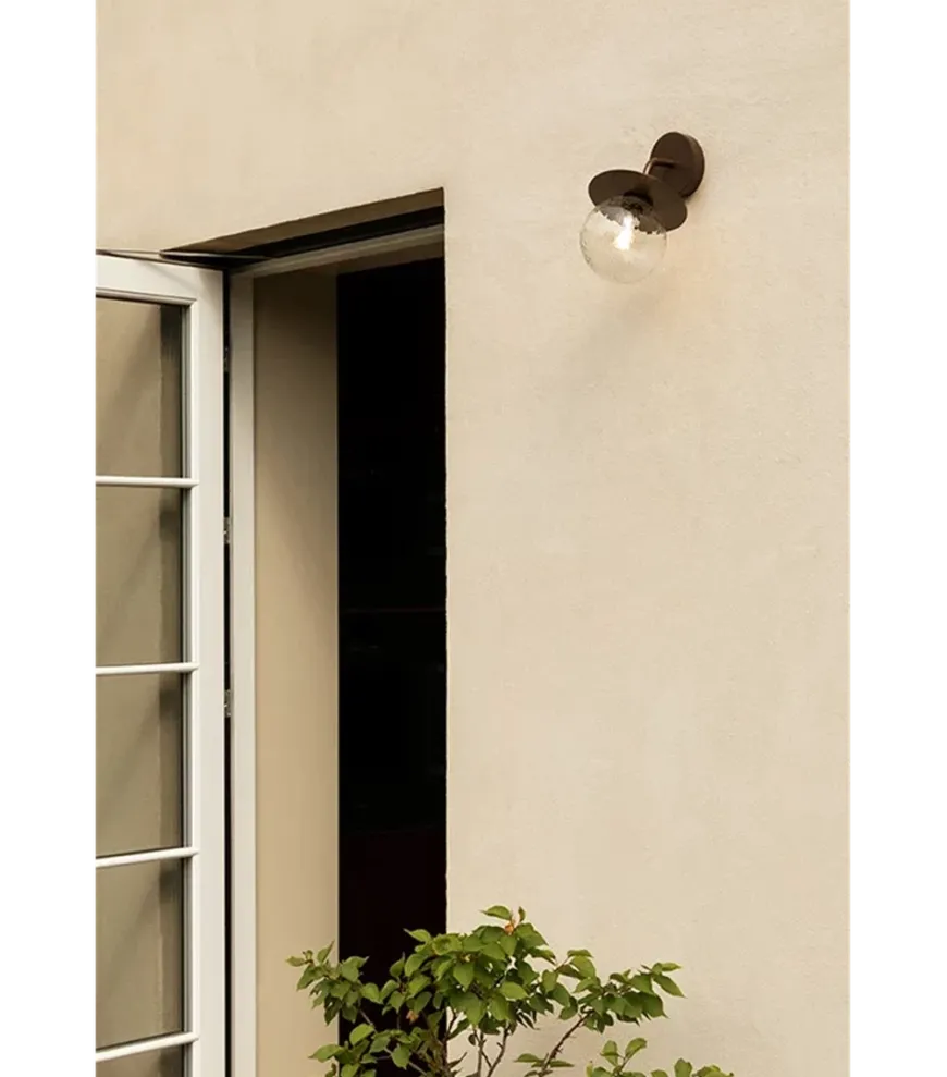 Nuura Liila utendørslampe - bronse/optikk