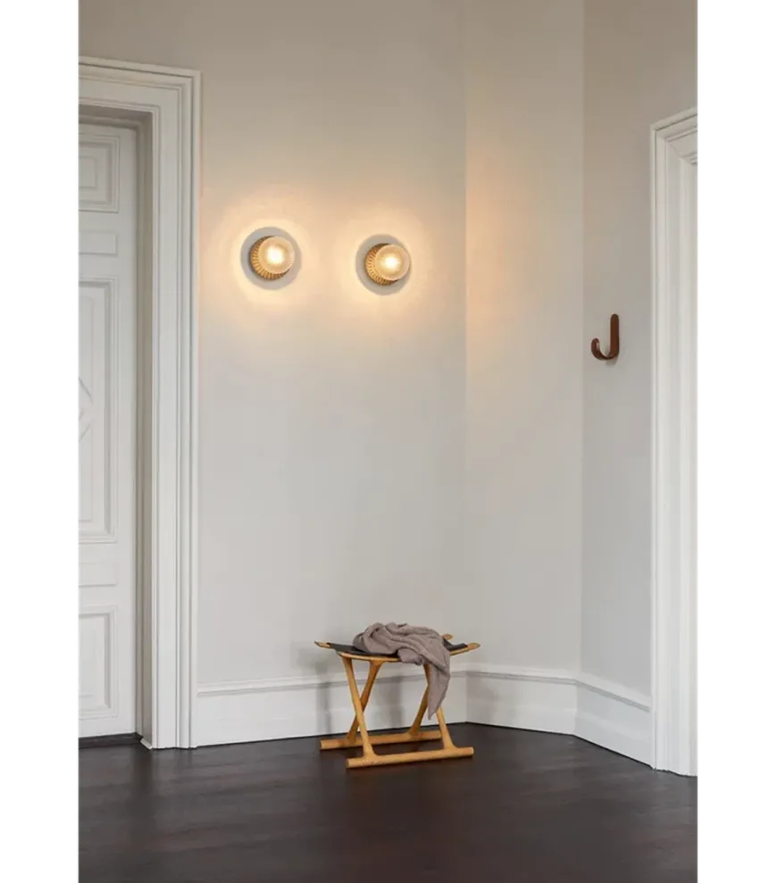 Nuura Liila 1 vegglampe/taklampe - medium - svart / optic