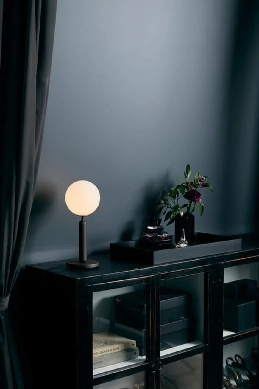 Nuura Miira bordlampe svart / opal