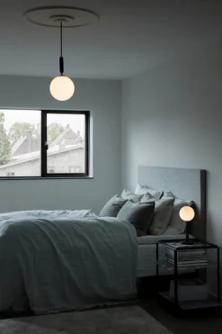 Nuura Miira 1 large svart / opal