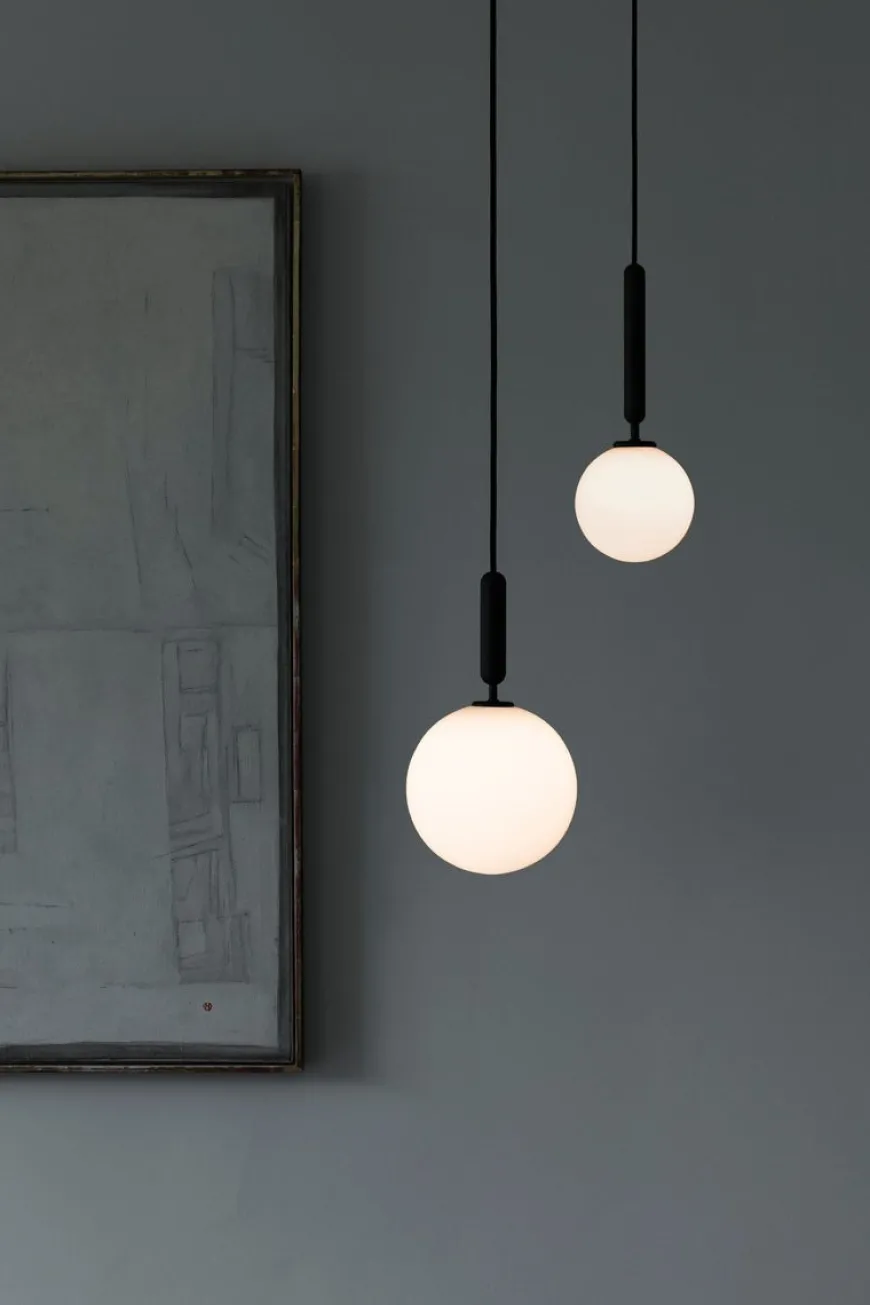 Nuura Miira 1 svart/opal