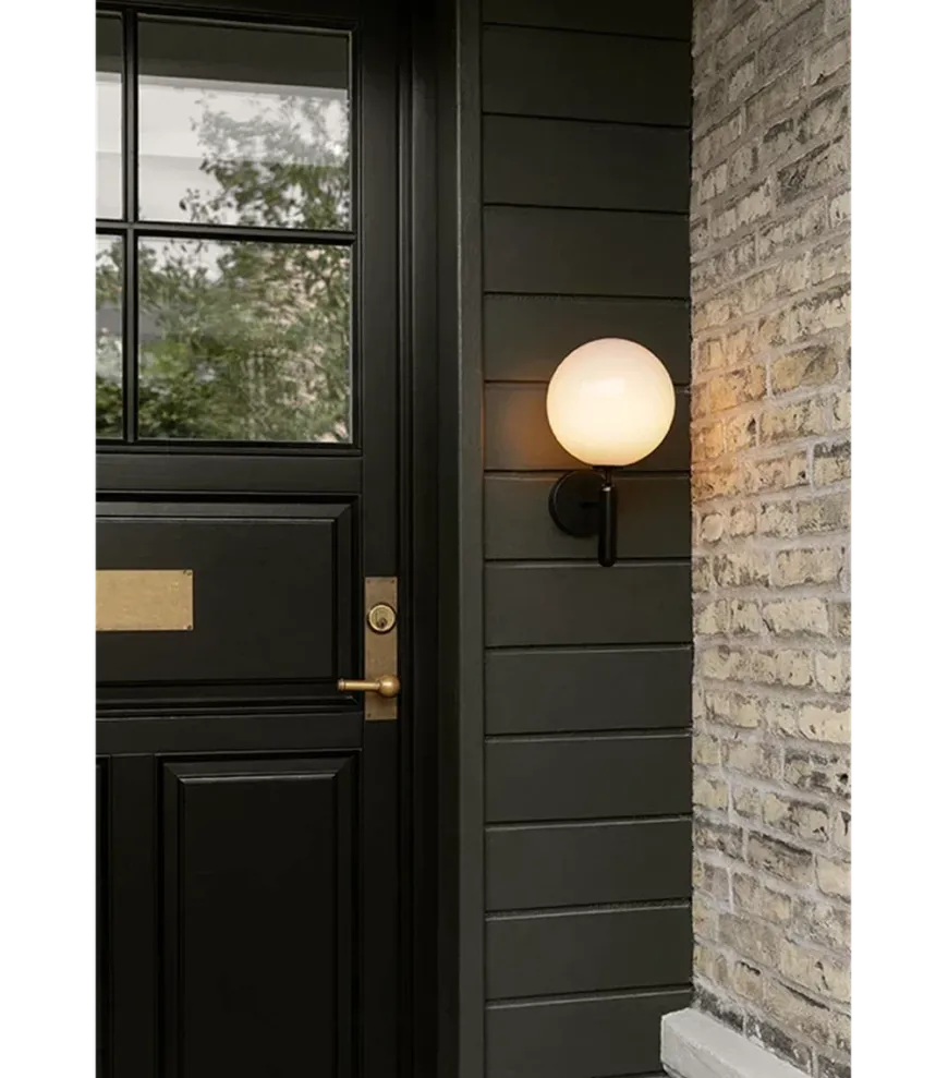 Nuura Miira utendørslampe - svart / opal
