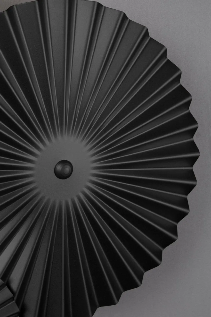 Omega vegglampe - Svart