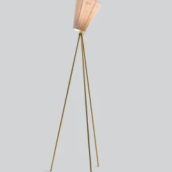 Oslo Wood gulvlampe gull med skjerm