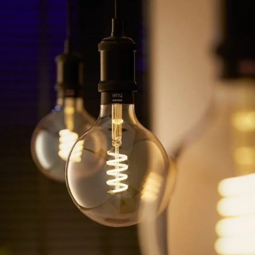 Philips Hue white LED 7W E27 G125 2200-4500 Kelvin - 125 mm