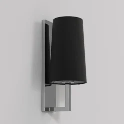 Riva 350 vegglampe IP44 med skjerm