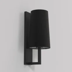 Riva 350 vegglampe IP44 med skjerm