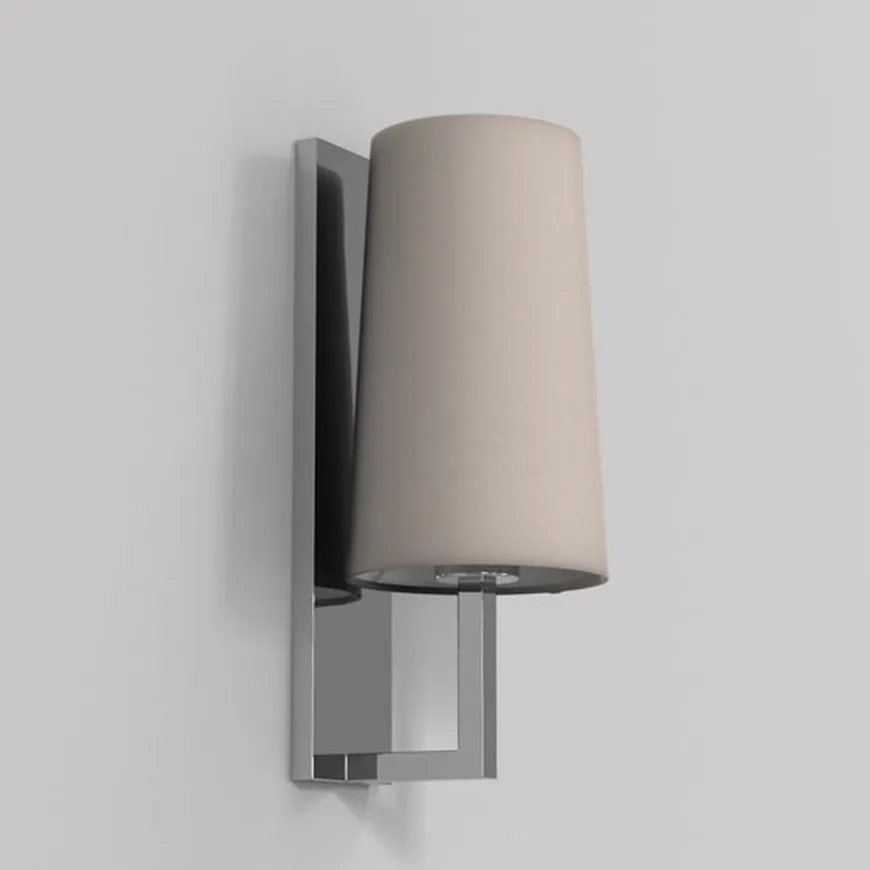 Riva 350 vegglampe IP44 med skjerm
