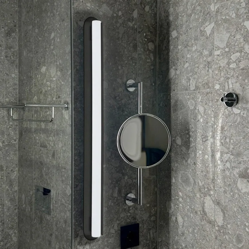 Royale vegglampe for baderom 80 cm 10W 3000 Kelvin - Dimbar