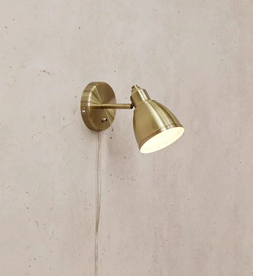 Story vegglampe