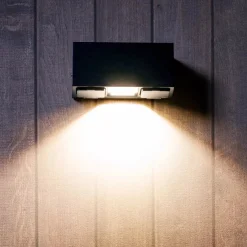 Talos vegglampe utendørs IP54 8W m/dobbel stikkontakt