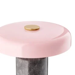 Trip oppladbar bordlampe - Sølv marmor/Rosa blank skjerm